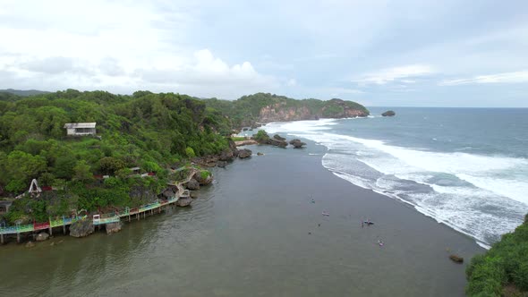 Ocean waves on caribbean