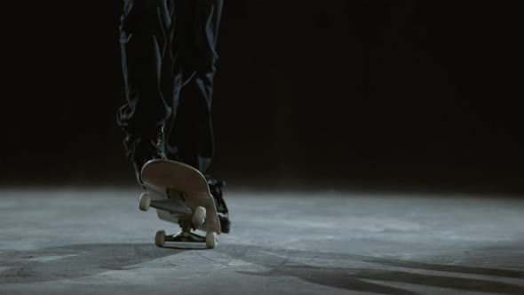 Skateboard tricks in slow motion, shot on Phantom Flex 4K alt