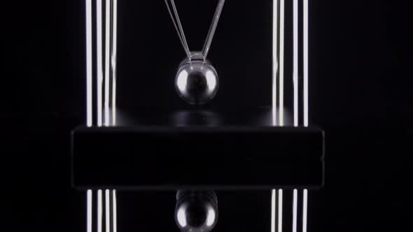 Newton's Cradle Slow Motion