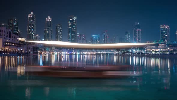 Night timelapse of the Dubai fountain 