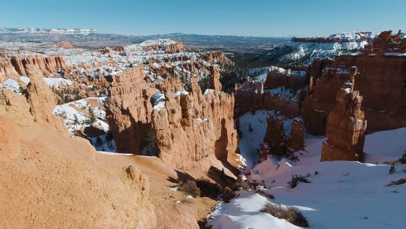 Thors Hammer in Bryce Canyon. Snow. Utah, USA