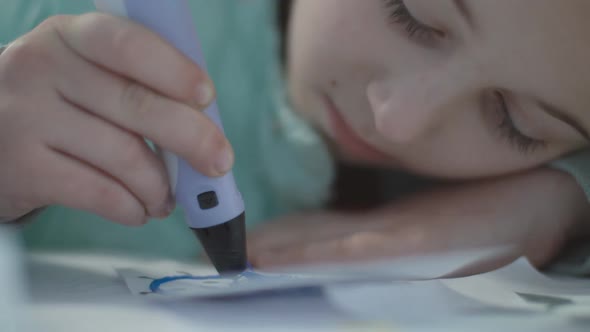 Girl Draws with 3d Pen