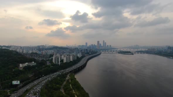 Seoul Han River Olympic Boulevard Traffic