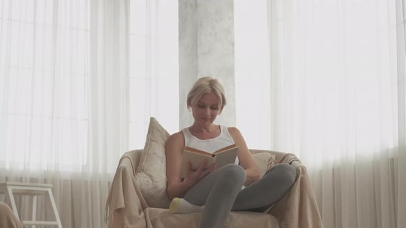Home Leisure Reading Woman Enjoying Weekend