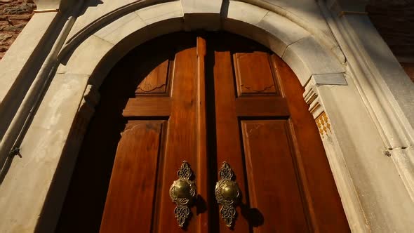 Istanbul Arap Mosque Wooden Doors And Golden Doorknobs