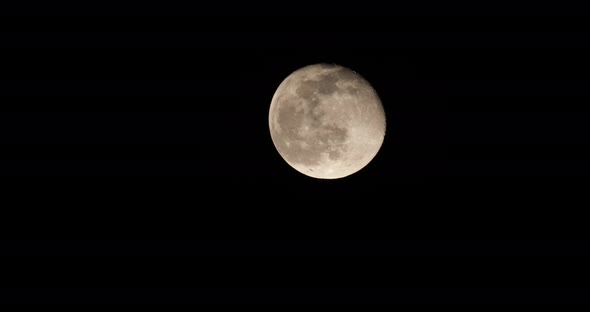 The full moon in the french sky