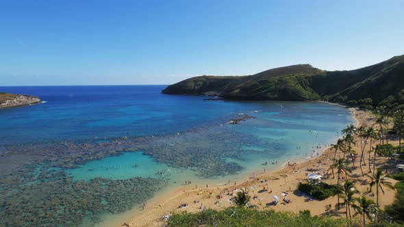 wide shot of the beach and reef at hanauma bay