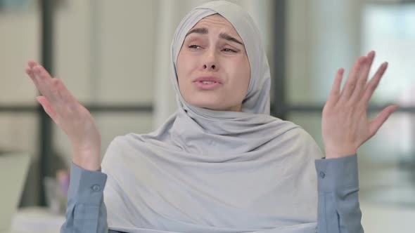 Young Arab Woman Feeling Angry Annoyed