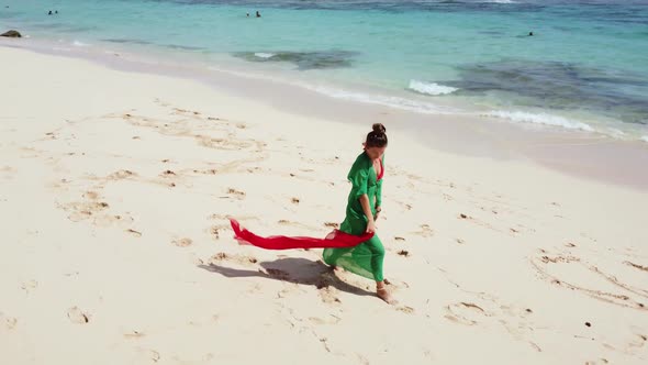 FULLHD Girl Dancing on the Beach