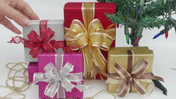 Christmas Gift Box alt