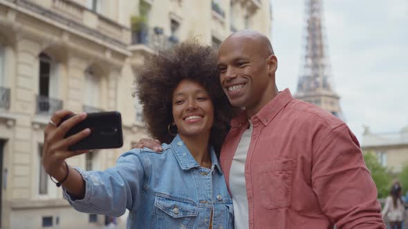 Happy couple spending time in the city