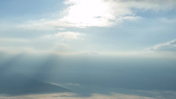 Sunlight With Mountain And Fog