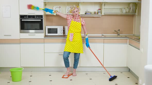 The Tortured Housewife Is Cleaning the Kitchen