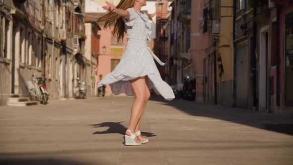 Woman Turns Happy in Venice