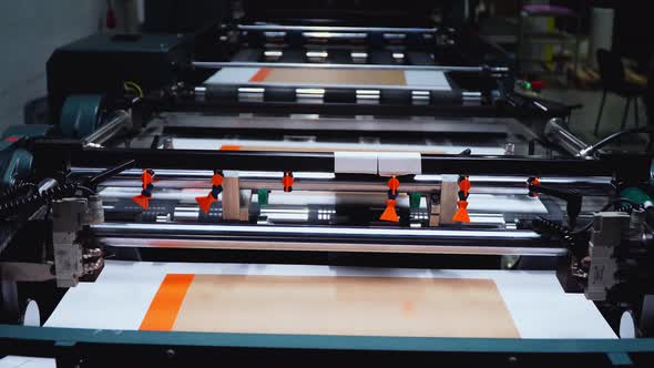 Conveyor Printing of Book Covers in Production