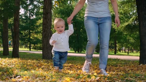 Walking With Little Cutie alt