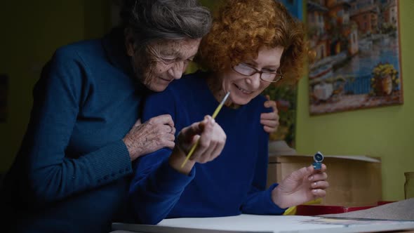 An Old Mother's Visit to Nursing Home