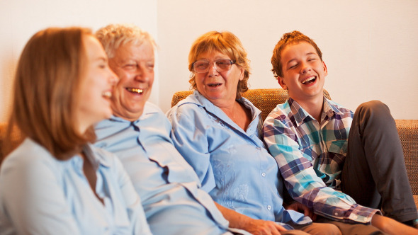 Conversation Teenagers and Old Persons alt