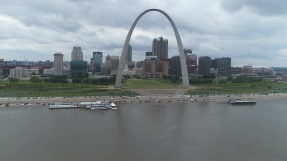 This video is an aerial of the St. Louis downtown area from the Mississippi River.