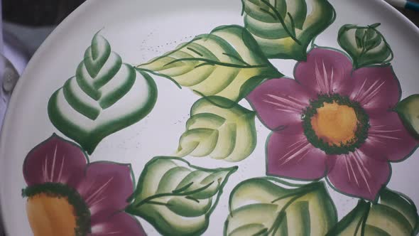 Artist Paint Porcelain Plate Flower And Leaf Design Imitation