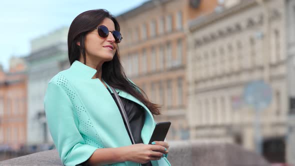 Charming Tourist Stylish Smiling Woman Holding Smartphone Admiring Amazing Historic Architecture