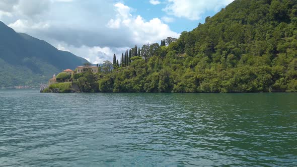 Sailing Past Villa Del Balbianello