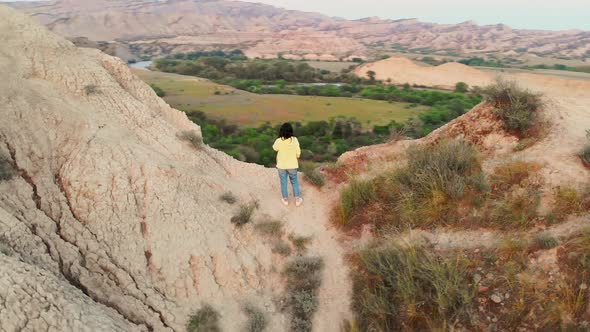 Girl Enjoy Panoramic View In Mjniskure