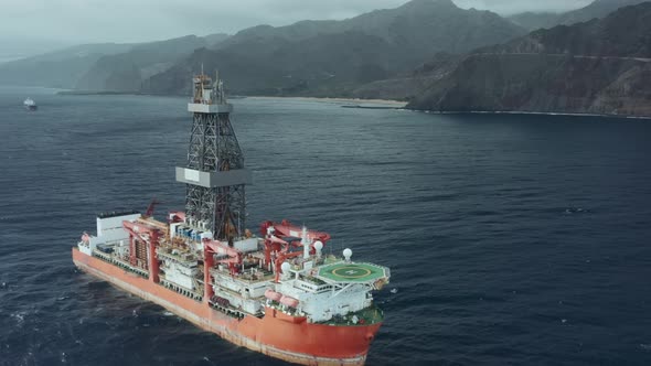 Drilling Vessel for Offshore Oil and Gas Exploration and Extraction in the Coastal Zone