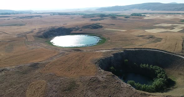 sivas zara kizilcan crater lake