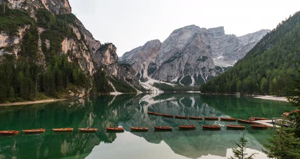 Golden hours timelapse at Lago di Braies in 4k. Dolomites region in Italy