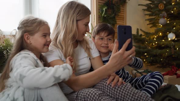 Video chat during the Christmas. Shot with RED helium camera in 8K