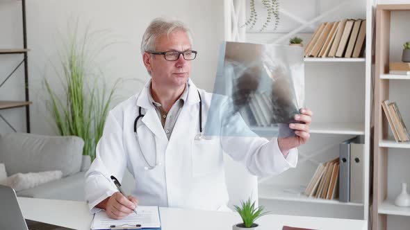 Lung Diagnostic Medical Examination Doctor Xray