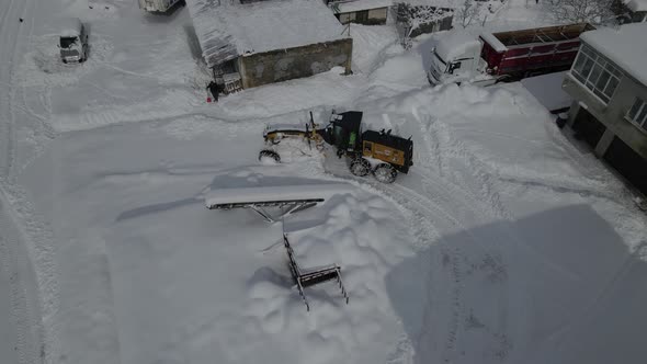 Snowmobile Leading Snow