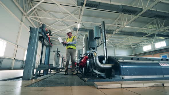 Wastewater Tanks Are Getting Handled By a Male Expert