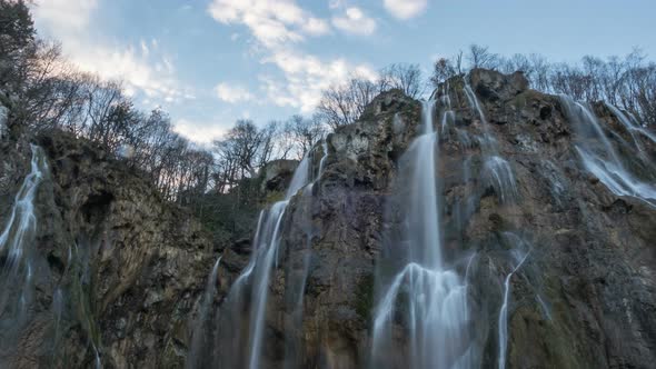 Timelapse of a waterfall in Plitvice Park