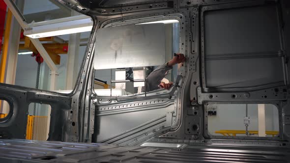 Assembly and Disassembly of Passenger Cars