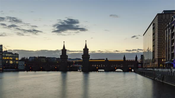 Day to Night Time Lapse of Oberbaum Bridge with Spree River, Berlin, Germany