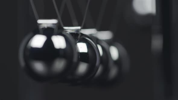 Slow Motion Newtons Cradle