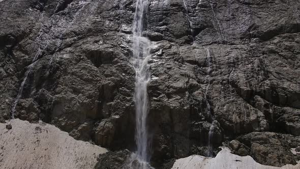 A Beautiful Waterfall in the Upper Reaches of the Tanadon Gorge