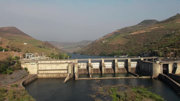 Douro Peso da Régua Dam