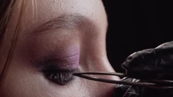 Makeup Artist Extends Eyelashes