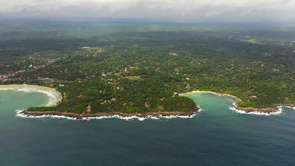 Hiriketiya Beach in Sri Lanka