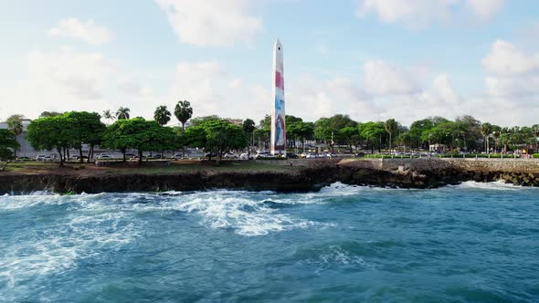 Obelisk of the malecon of Santo Domingo