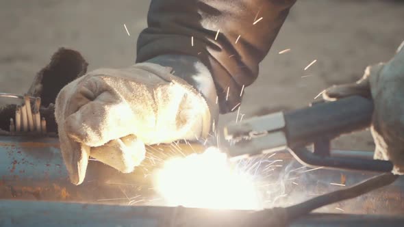 slow motion of the welding machine