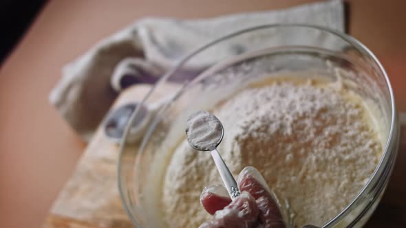 Bake the Dough for the Cake in the Form of Baking