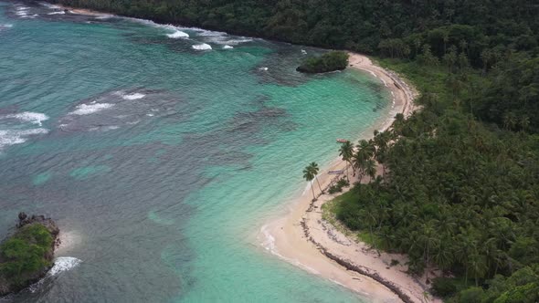 4k 30fps A Virgin Beach With A Boat In The Beach In The Caribbean In The Paradise 3