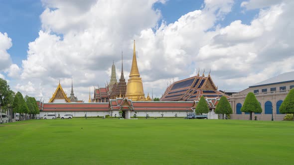 Time lapse of Golden pagoda at Temple of the Emerald Buddha or Wat Phra Kaew and Grand palace
