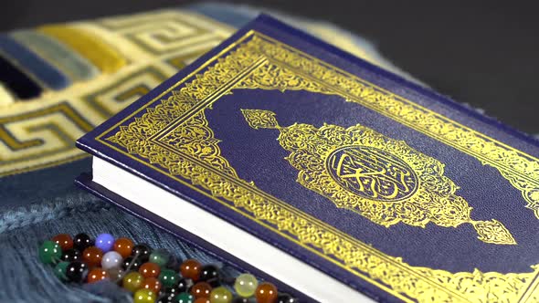 Quran Kareem Muslims Holy Book Shot Of Quran With Colorful Tasbeeh Paternoster 4K