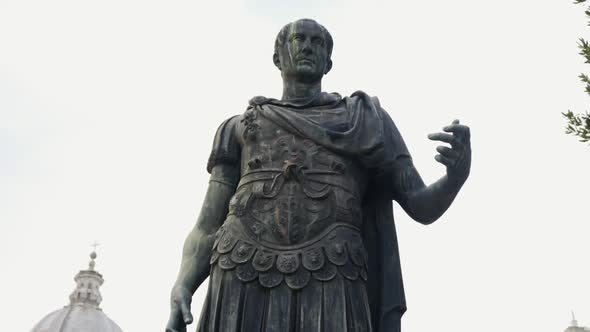 Video Of A Statue Of Julius Caesar