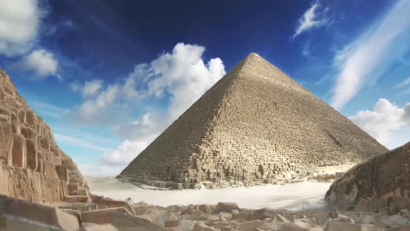 Pyramid in the Sand Storm 21